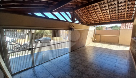 Casa Térrea à venda com 3 quartos, sendo 1 suíte,  em Jardim Nova São Carlos, São Carlos, SP