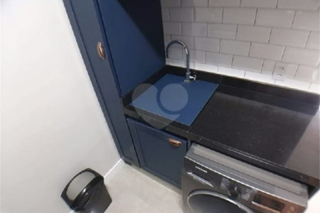 Apartamento com varanda e vaga de garagem à venda no Brás, a 5 minutos do Metrô