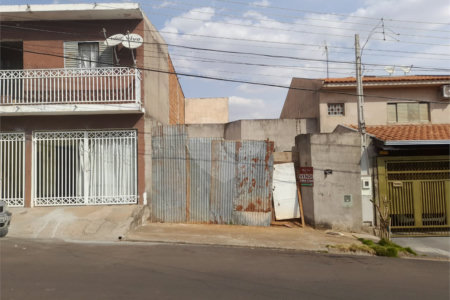 Casa em Construção à Venda no Bairro Romeu Tortorelli