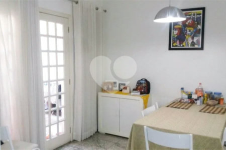 Lindo Sobrado em Condomínio