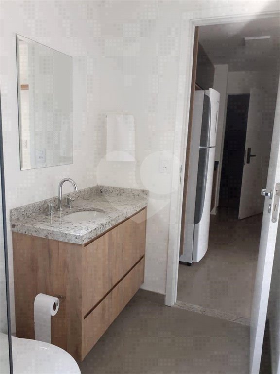 Apartamento mobiliado para locação em Moema.
