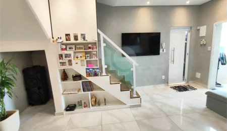 Casa à venda com 3 quartos em Vila Lavínia, Mogi das Cruzes, SP