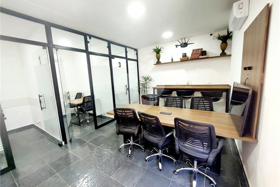 Apartamento a venda em Perdizes, 3 dormitórios, sendo 2 suítes e 2 vagas de garagem