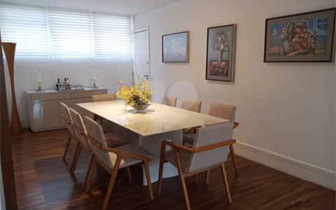 Apartamento à venda com 3 quartos, sendo 1 suíte,  em Higienópolis, São Paulo, SP