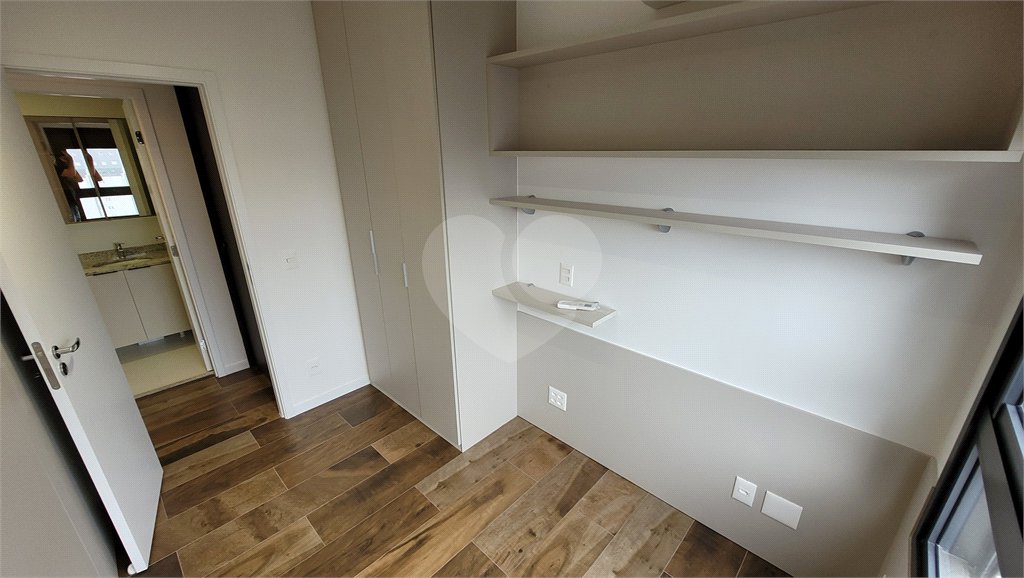Apartamento de 2 quartos mobiliado à venda no Paraíso