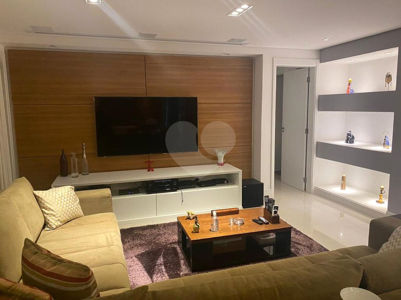 Condomínio clube, Apartamento na Mooca com 204 m² Com 3 suítes e 4 Vagas.