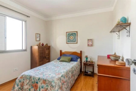Apartamento à venda com 3 quartos, sendo 1 suíte, em Campo Belo, São Paulo, SP