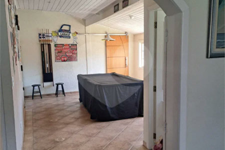 Casa Ampla com 5 Dormitórios, Piscina e Lazer Completo em Terreno de 1.260 m²