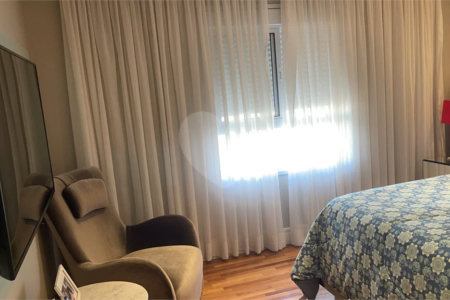 Apartamento na Mooca com 204 m² com vista maravilhosa, sendo 3 suítes e 4vagas.