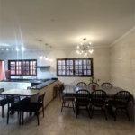 Casa com 300m² , 4 dormitórios , sendo 2 suítes , 5 vagas , à venda no bairro Curuçá , em Santo André.