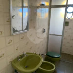 Casa espaçosa com 3 quartos, suíte, quintal e 2 vagas na Vila Santa Catarina