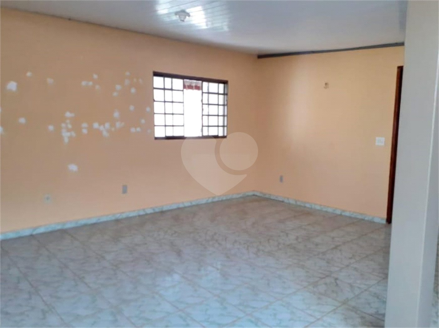 Casa Térrea com 2 dormitórios.