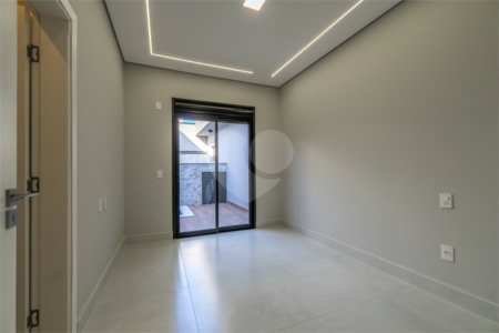Indaiatuba - SP - Condominio Dona Lucilla - Valor R$2.295.000,00 - 3 suítes + escritório + lavabo - Terreno: 300m2 - Construção: 188m2 - Diferenciais - Móveis planejados no escritório, sala de TV, lavabo, cozinha, área gourmet, lavanderia, banheiros e closet - Ar condicionado em todos os ambie