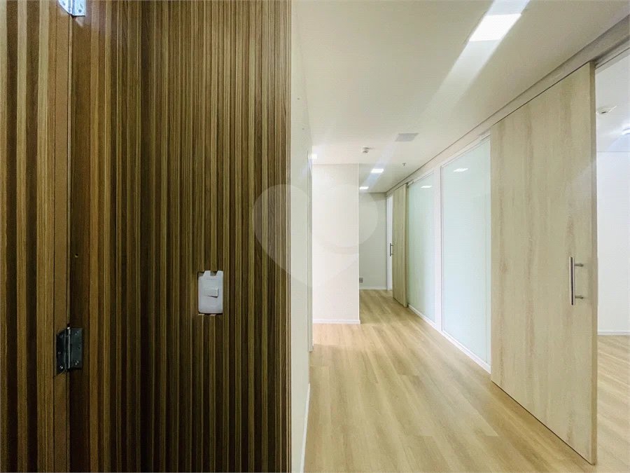 Consultório de 61 m² com 5 ambientes e Varanda no Domo Business!