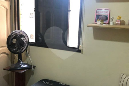 Apartamento com 3 dormitórios, Bairro Saúde,, Muito proximo do metro São Judas e da Igreja!