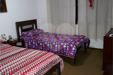 Casa à venda com 3 quartos, sendo 1 suíte, em Interlagos, São Paulo, SP