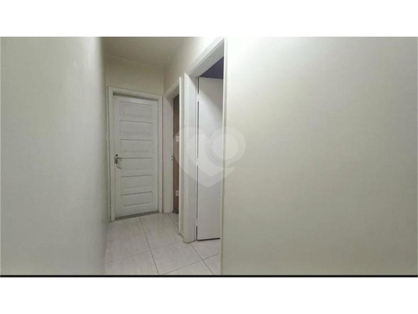 2 quartos e vaga de garagem