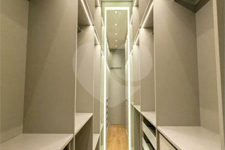 Indaiatuba - Condominio Sapezal - R$ 2.400.000,00 - Área Total 360,00 m² - Área Construída 213,32 m² - TÉRREA - 03 suítes sendo a master com closet; - Escritório; Lavabo; Cozinha com cooktop e planejados; Gourmet com churrasqueira; Ambientes preparados para ar condicionado; Piscina com cascata,
