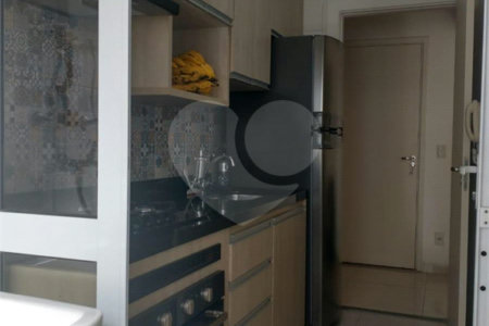 Apto no Cambuci de 55m2, com 2 dorms, 2 banheiros, 1 suíte, 1 vaga. Estuda permuta.