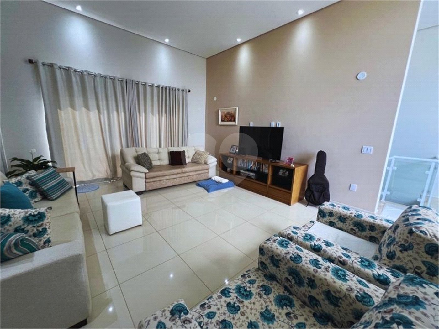 Apresento essa belíssima casa no Condomínio Delle Stelle - Louveira SP