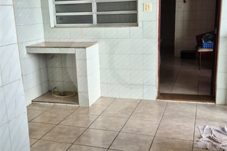Casa residencial ou comercial com mais de 200m² na região do Jardim da Saúde em São Paulo - SP.