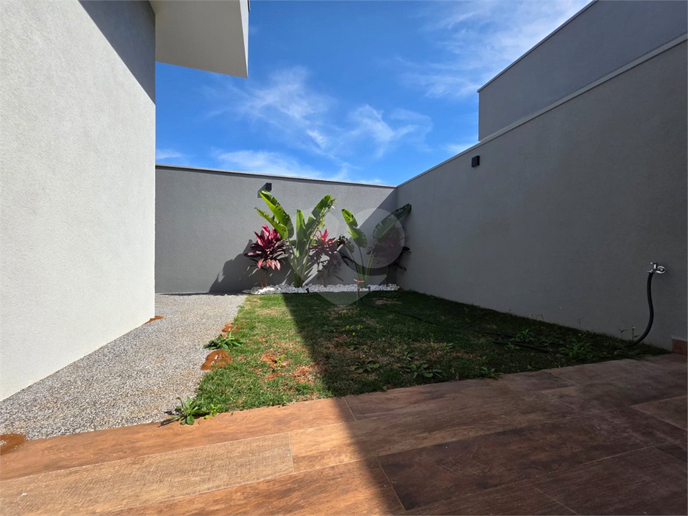 Casa Térrea 3 suítes e Closet no Residencial Villeneuve!
