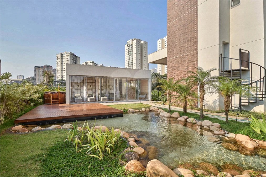 Apartamento com 155m² pronto para morar com 03 suítes e 02 vagas no Jardim Marajoara.