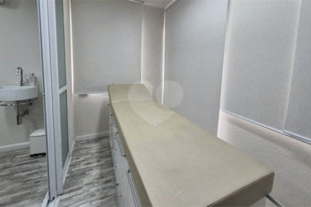 Sala comercial para venda ou locação na Brig.ís Antônio entre Paulista e Parque do Ibirapuera, 70 m², duas vagas de garagem