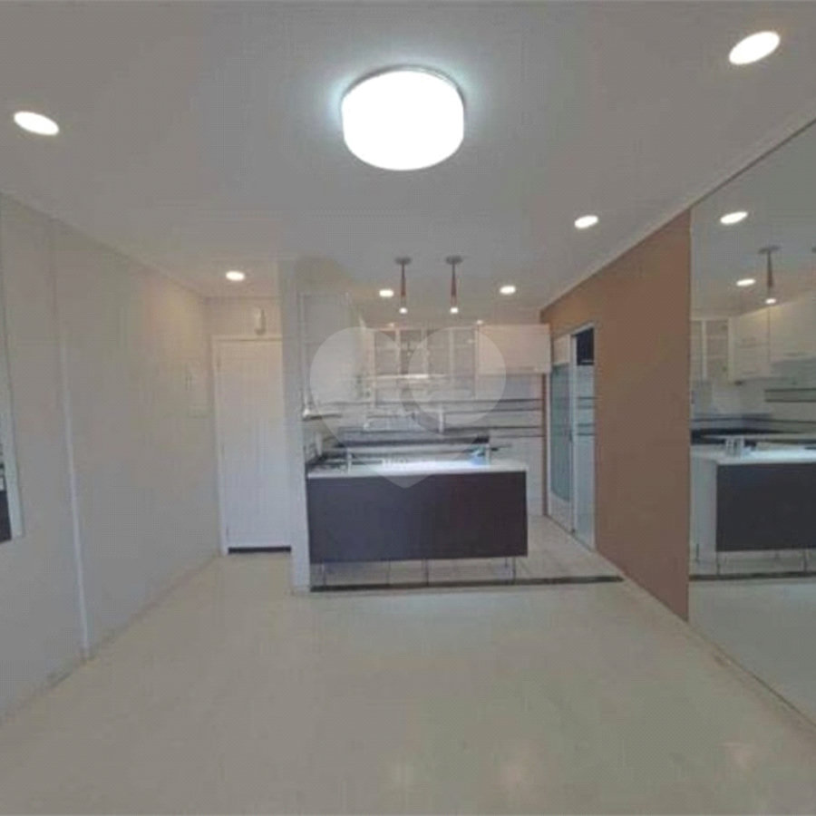 Apartamento no Edifício Torres di Itália.