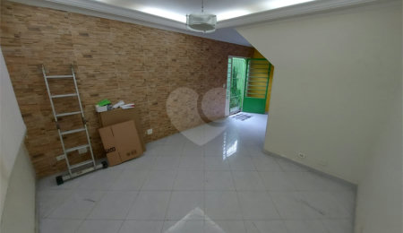 Sobrado à venda com 6 quartos, sendo 2 suítes,  em Quarta Parada, São Paulo, SP