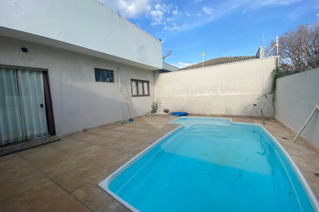 Excelente casa toda reformada e com otimo acabamento com churrasqueira e piscina