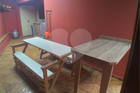 Casa + salão comercial na Vila Vista Alegre
