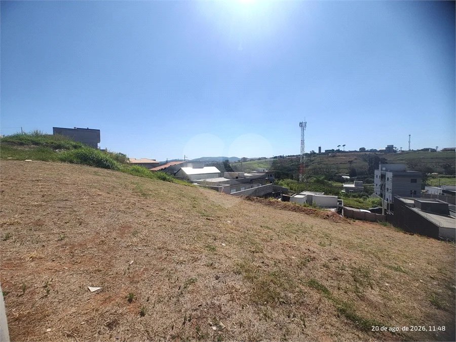 Terreno em Atibaia com 195 metros, pronto para construir, ao lado de supermercado e diversos comércios