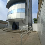 SALA COMERCIAL DE 90 M² COM 12 BAIAS, SALA DE REUNIÃO, AR-CONDICIONADO CENTRAL E 2 VAGAS!
