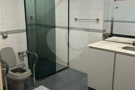 Casa à venda com 3 quartos, sendo 1 suíte, em Interlagos, São Paulo, SP