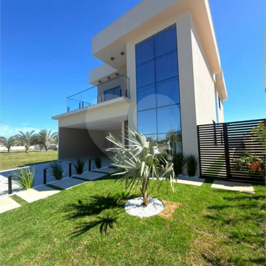 Casa à Venda no Ogiva em Cabo Frio com 4 Quartos em Condomínio Fechado