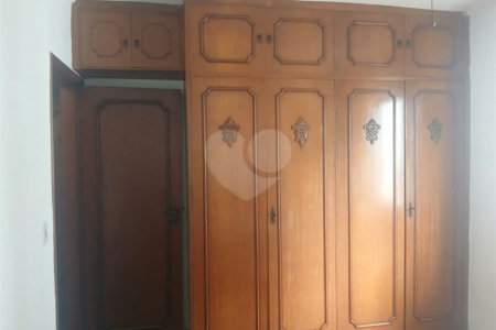 Apartamento a venda com porteira fechada no Belem com 95m com 03 dormitórios espaçoso sendo um suíte, 2 vagas. Aceita Permuta.