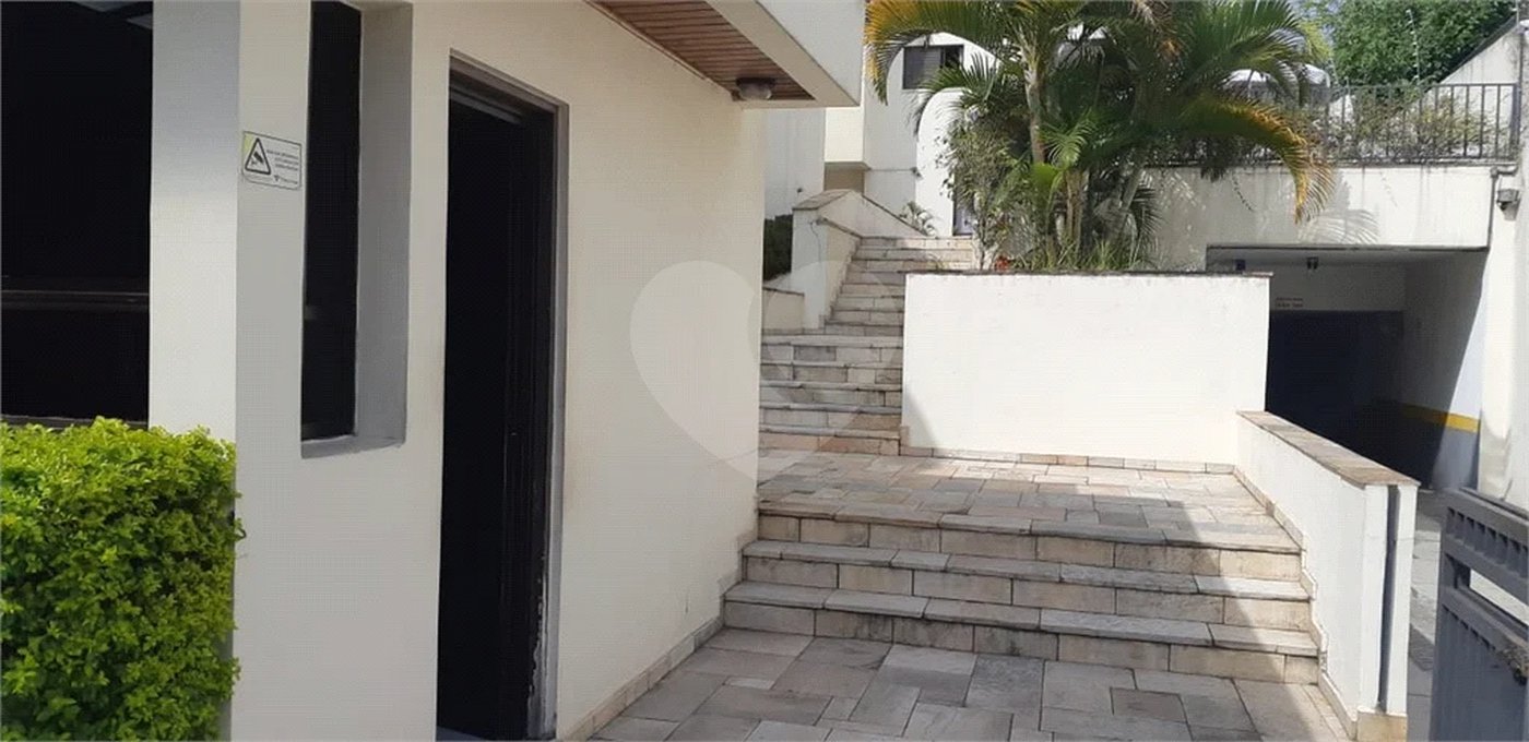 Apartamento 3 dorm, 1 suíte, 2 vagas no Belém