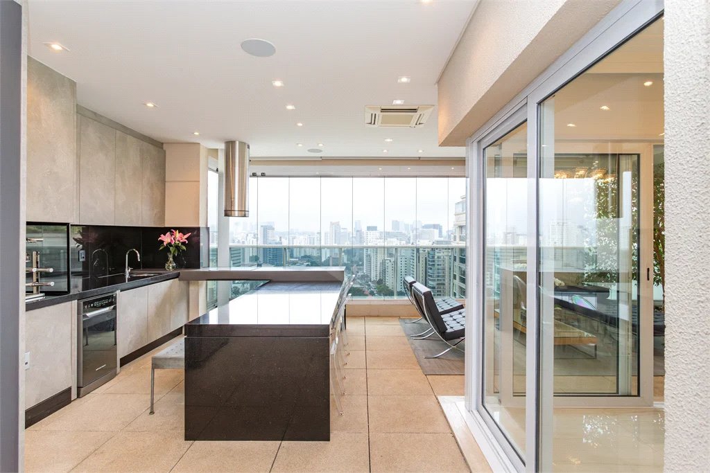 Apartamento à venda com 4 suítes em Vila Nova Conceição, São Paulo, SP