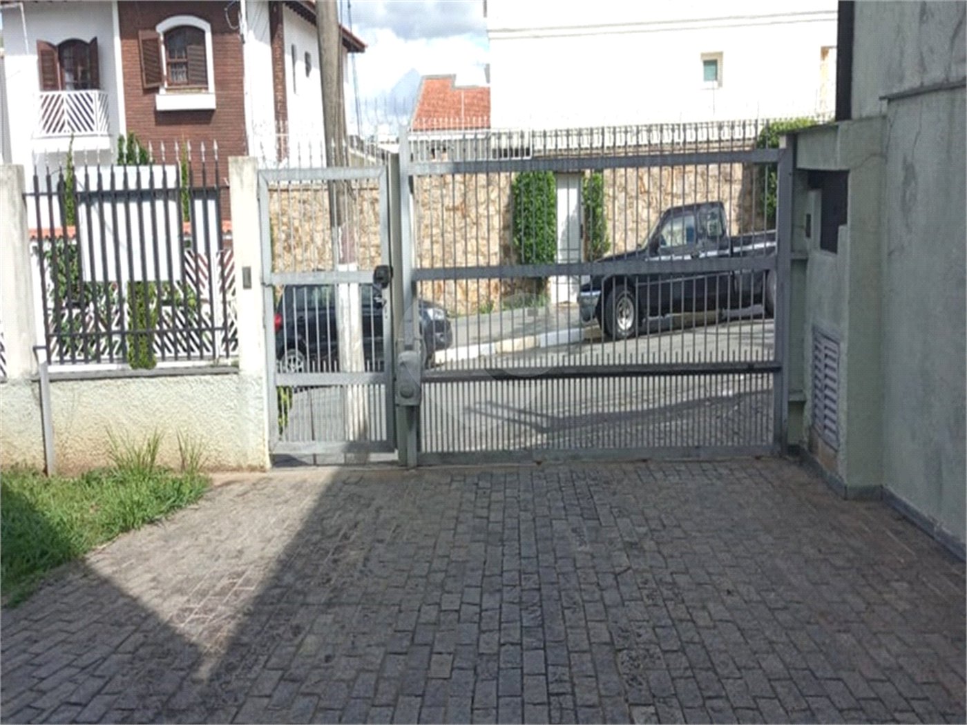 Bonita casa assobradada,no Bairro das Palmas do Tremembé, terreno com 14 X 50 e 350 área construída