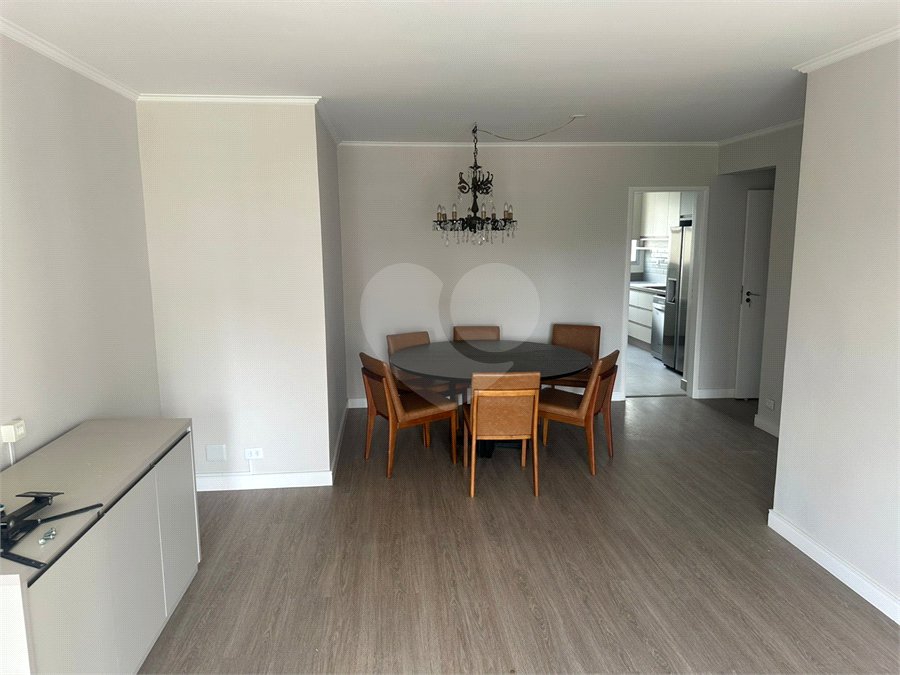 Apartamento à venda no Campo Belo- Para reforma