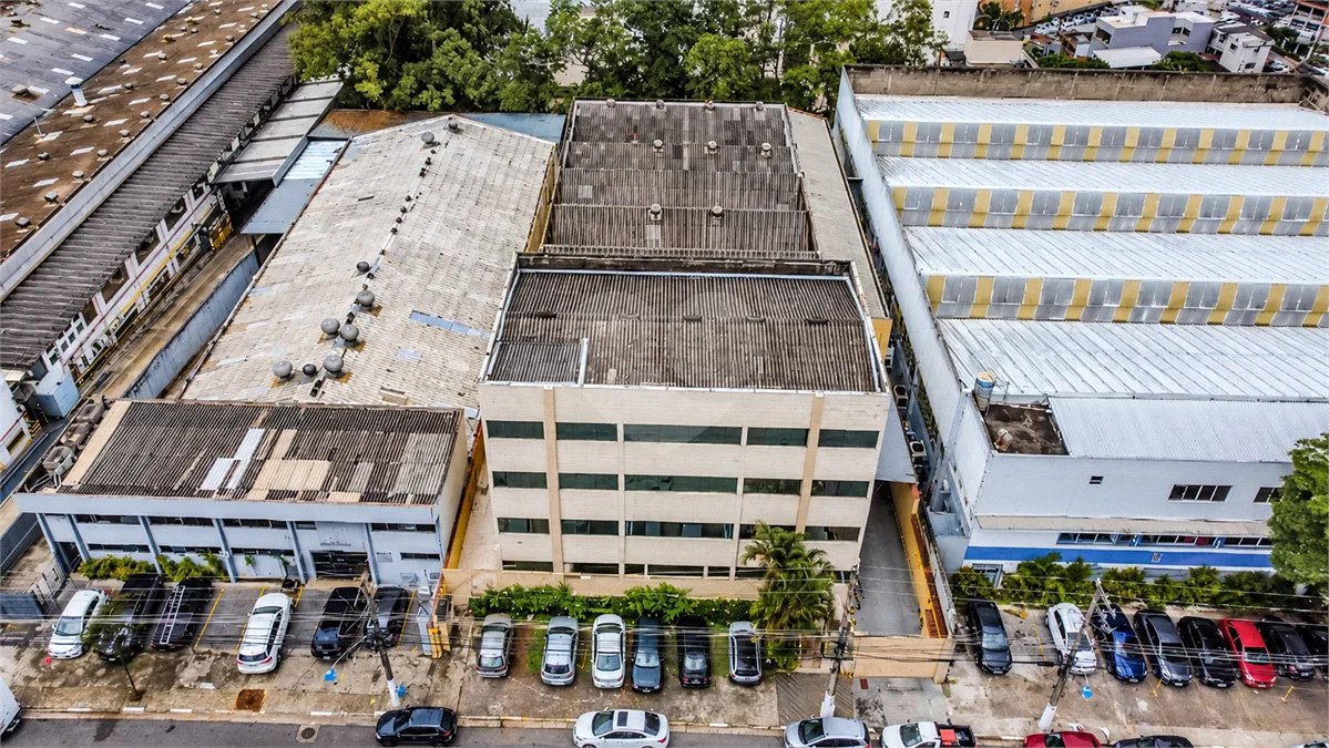 Galpão Industrial Comercial à Venda em Diadema/SP 2.940m² de Área Construída!