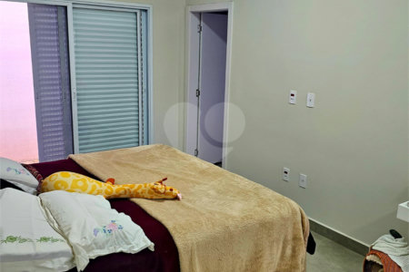 Casa á venda no condomínio Damha I