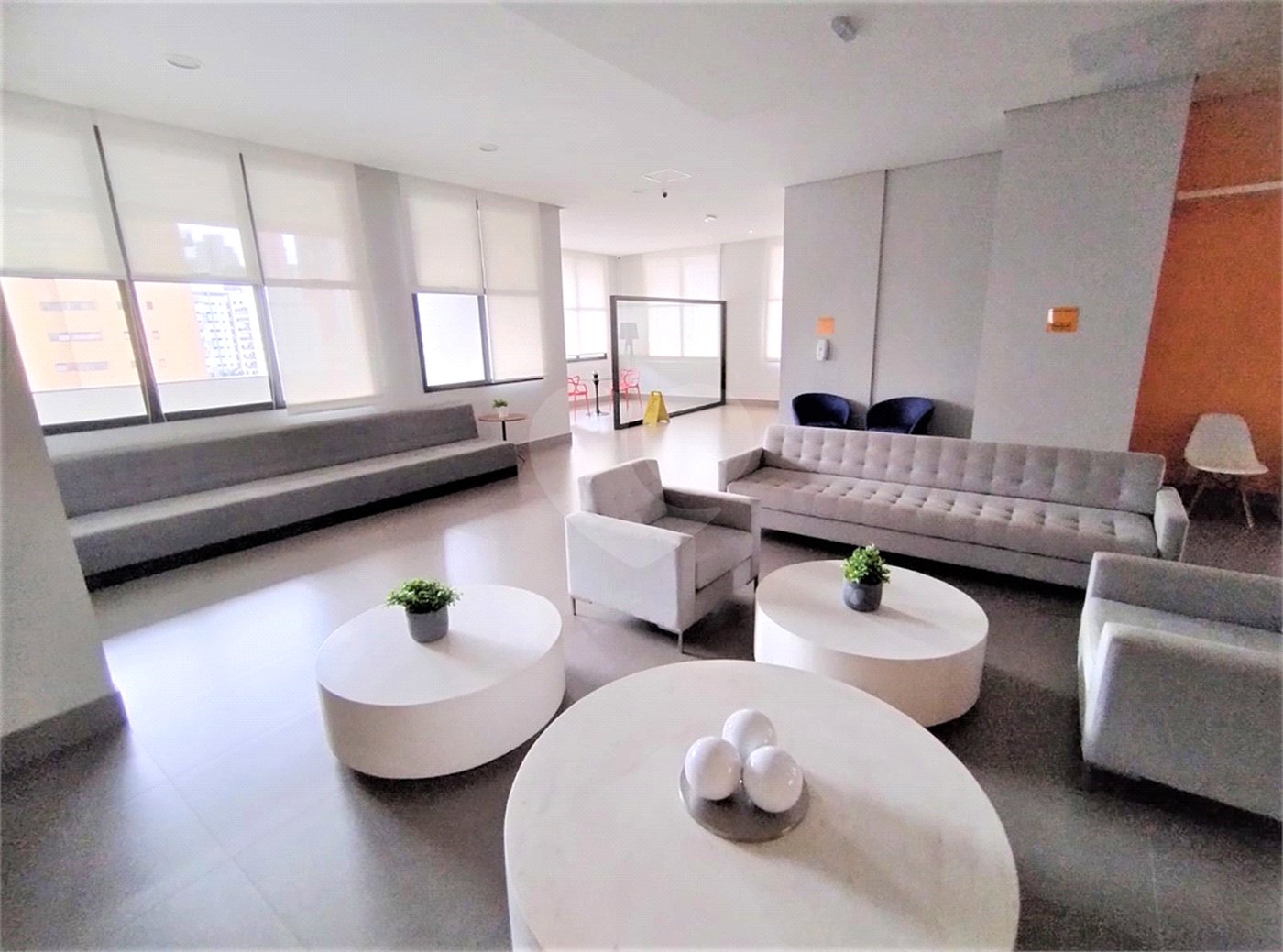 Apartamento de 1 quarto - Vila Mariana - Varanda, - 1 vaga - Lazer e serviços no condomínio.