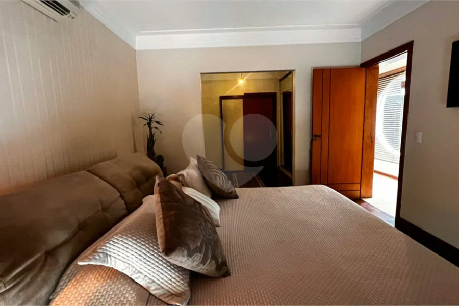 Casa térrea de alto padrão no Park Campestre 1