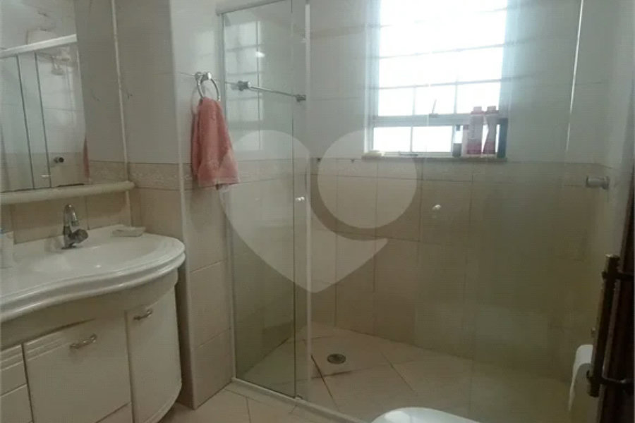 Sobrado à venda com 3 quartos, sendo 1 suíte,  em Vila Gustavo, São Paulo, SP
