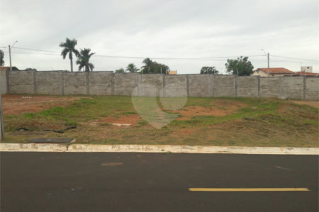 Lote à venda no Condomínio Monte das Araucárias