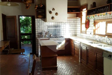 Casa térrea com piscina para venda no Parque Santa Marta