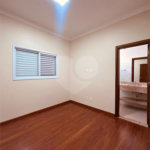 Casa à venda com 3 quartos, sendo 3 suítes, no condomínio Village Damha III, São Carlos - SP