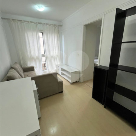 á venda Excelente Apto Mobiliado na Barra Funda - 1 Quarto e Sacada - Aceita Permuta